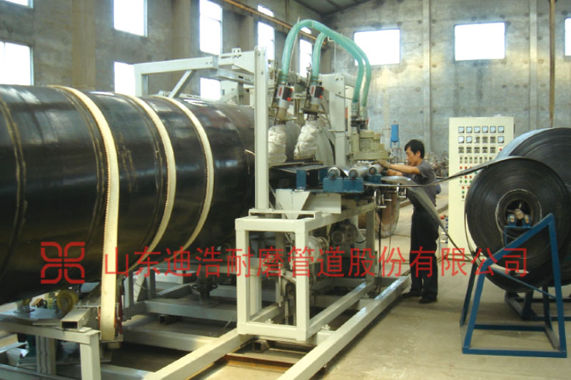 超高分子膜片復合管生產(chǎn)現(xiàn)場